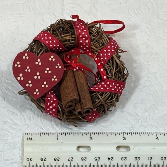 Mini Wreath Wooden Heart Cinnamon Sticks Christmas Tree Ornament - Picture 11 of 11